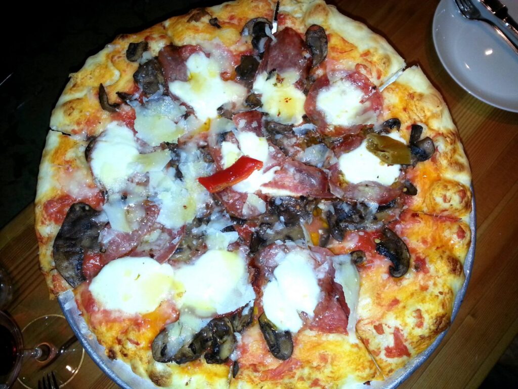 2014 06-22 UNA pizza