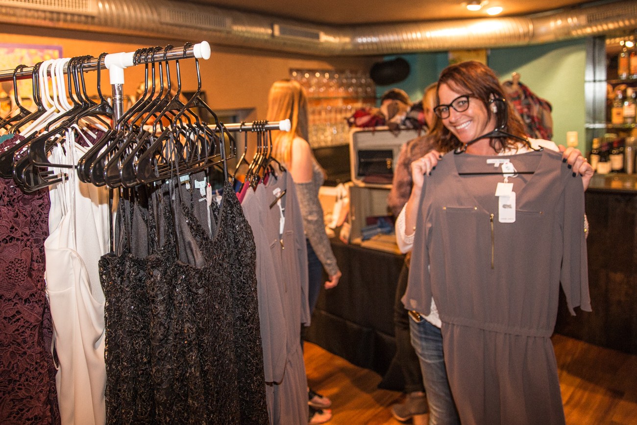 https://entrepreneursocialclub.com/wp-content/uploads/2016/11/2016-11-10-Holiday-Shopping-at-NOVA-535.jpg