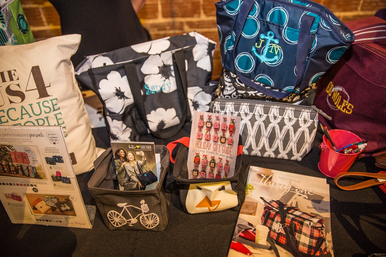 https://entrepreneursocialclub.com/wp-content/uploads/2016/11/2016-11-10-Holiday-Shopping-at-NOVA-535.jpg