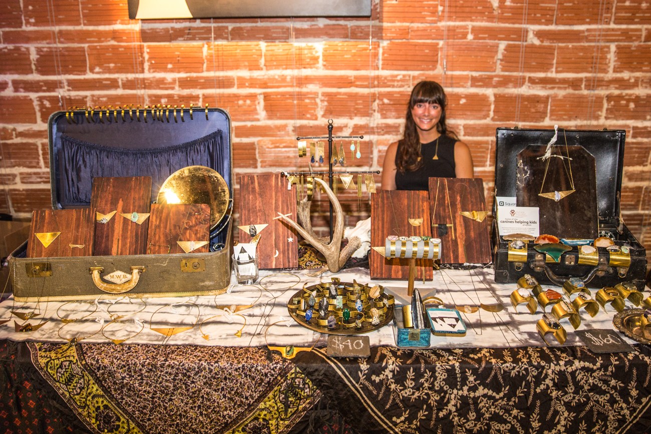 https://entrepreneursocialclub.com/wp-content/uploads/2016/11/2016-11-10-Holiday-Shopping-at-NOVA-535.jpg