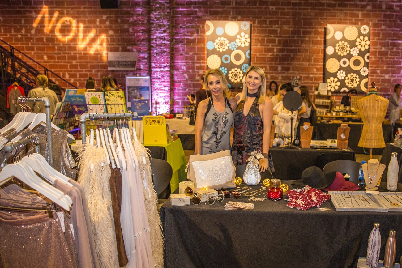 https://entrepreneursocialclub.com/wp-content/uploads/2016/11/2016-11-10-Holiday-Shopping-at-NOVA-535.jpg