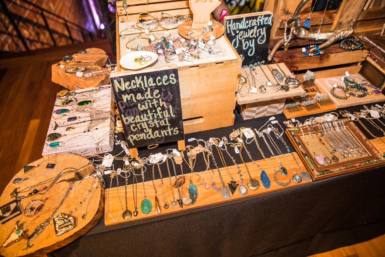 https://entrepreneursocialclub.com/wp-content/uploads/2016/11/2016-11-10-Holiday-Shopping-at-NOVA-535.jpg