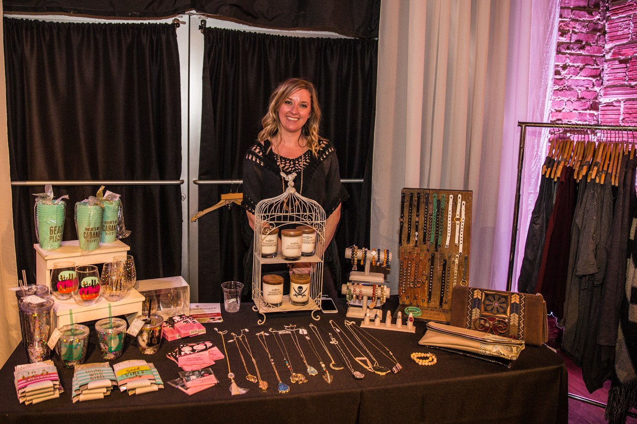 https://entrepreneursocialclub.com/wp-content/uploads/2016/11/2016-11-10-Holiday-Shopping-at-NOVA-535.jpg