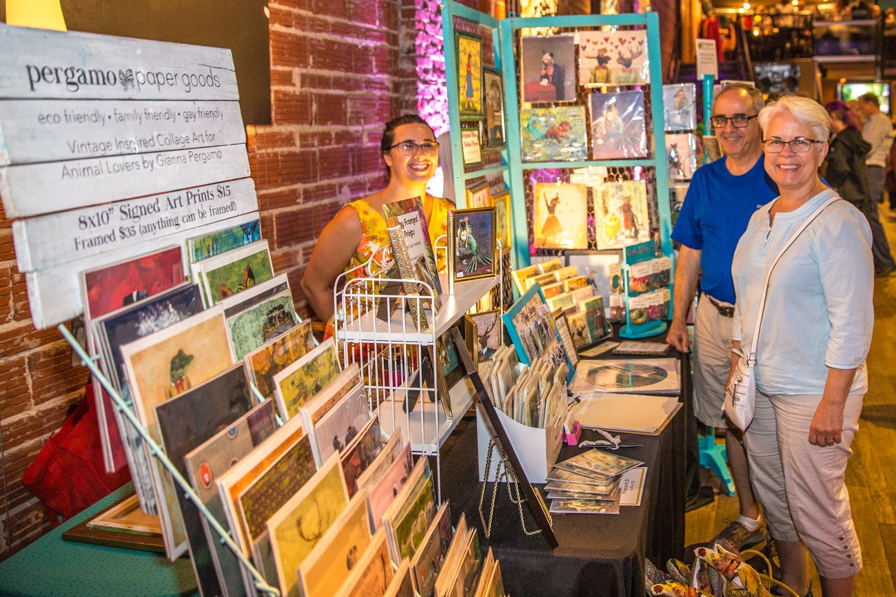 https://entrepreneursocialclub.com/wp-content/uploads/2016/11/2016-11-10-Holiday-Shopping-at-NOVA-535.jpg