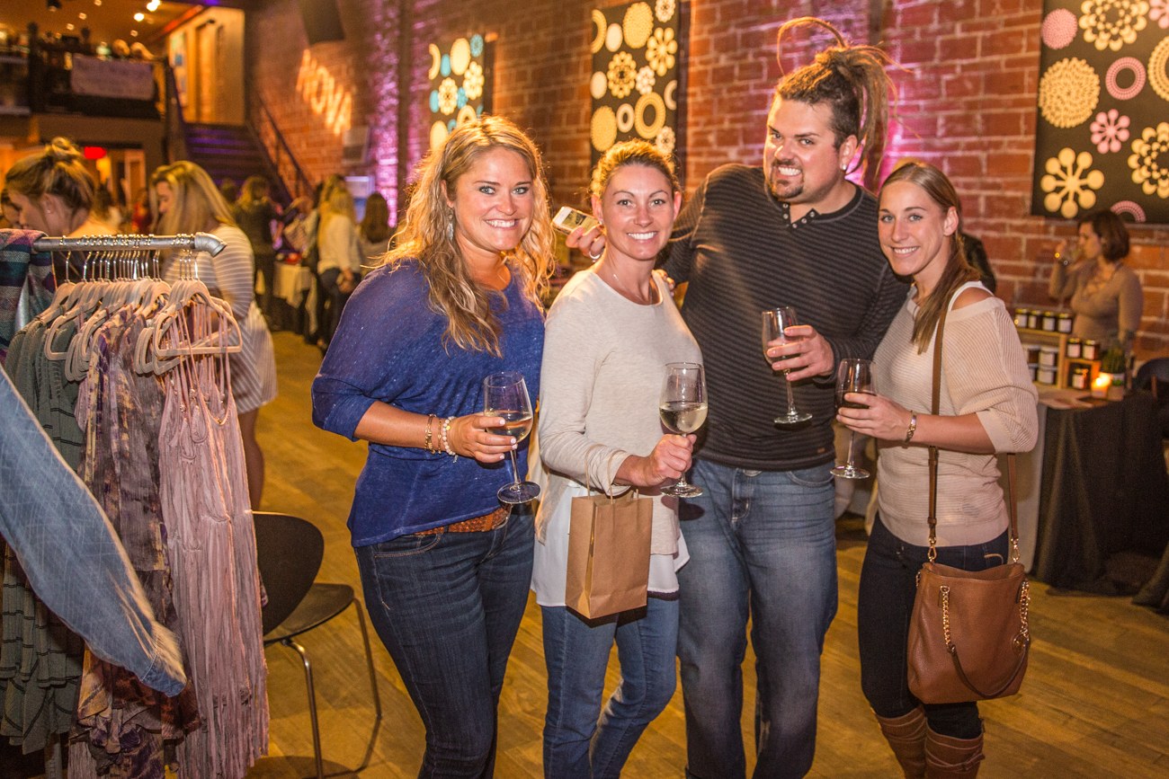 https://entrepreneursocialclub.com/wp-content/uploads/2016/11/2016-11-10-Holiday-Shopping-at-NOVA-535.jpg