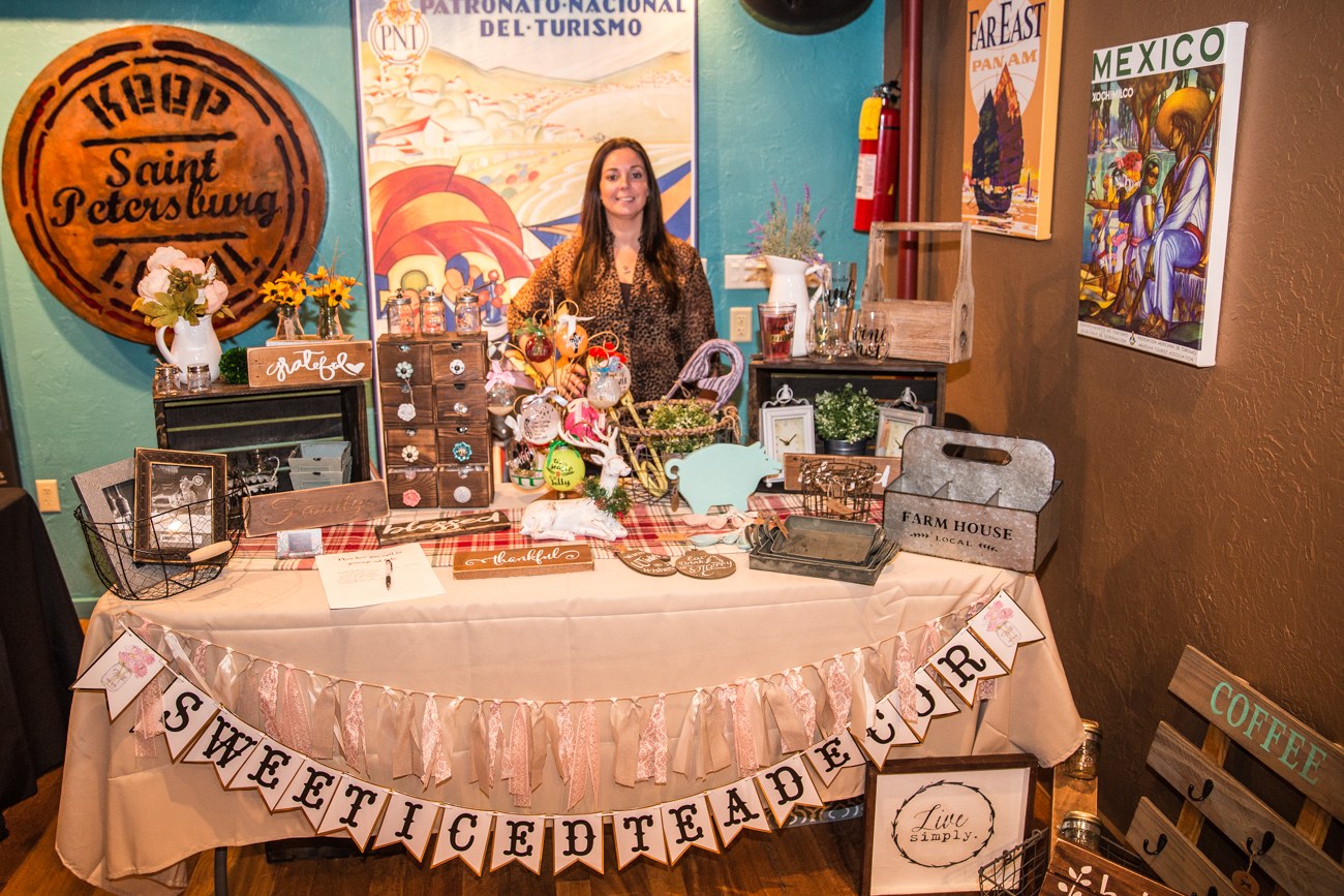 https://entrepreneursocialclub.com/wp-content/uploads/2016/11/2016-11-10-Holiday-Shopping-at-NOVA-535.jpg