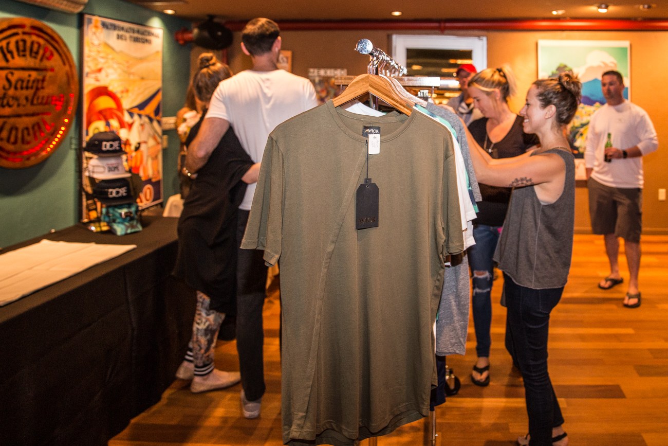 https://entrepreneursocialclub.com/wp-content/uploads/2016/11/2016-11-10-Holiday-Shopping-at-NOVA-535.jpg