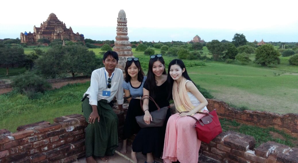 Bagan Tour Guide AUNG photo with ladies near Temples